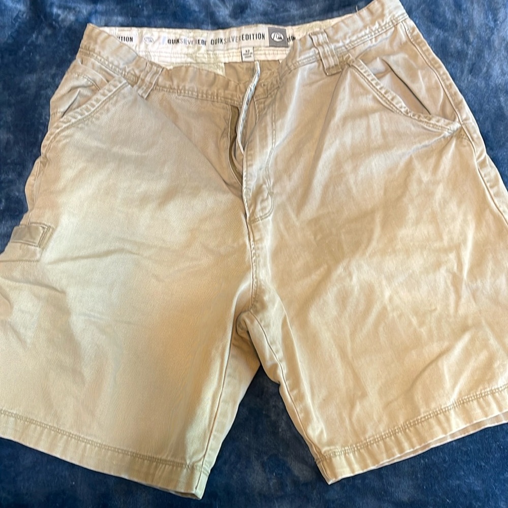 Men’s quicksilver shorts